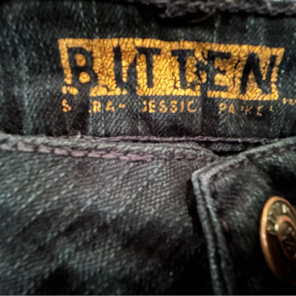 💥SALE💥Vintage Bitten by Sarah Jessica Parker jeans. Ankle zipper details. - Picture 2 of 4